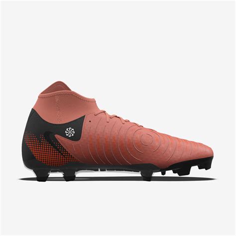 Personalisierte Fußballschuhe mit Nike By You. Nike DE